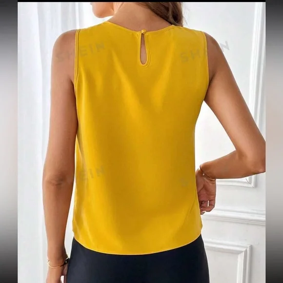 NWT Shein Clasi Solid Fold Pleated Detail Sleeveless Blouse - Picture 3 of 6